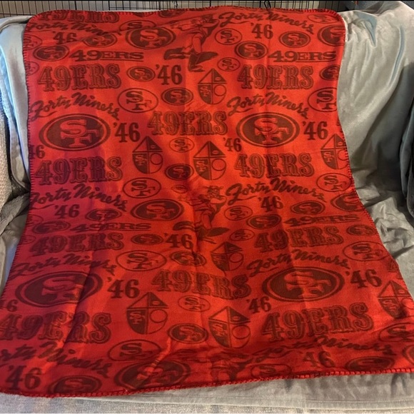 San Francisco 49ers Fleece Throw Blanket 52” x 39” - Picture 1 of 2